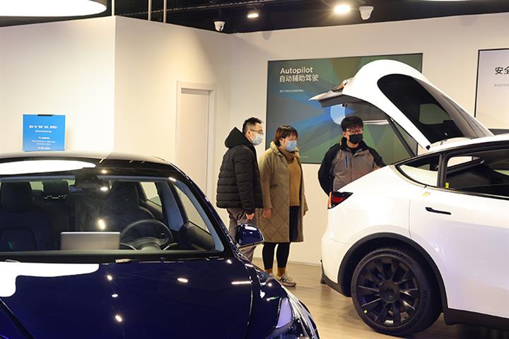 China’s Car Sales Slump Over 30% in January on Covid-19, Lunar New Year Holiday