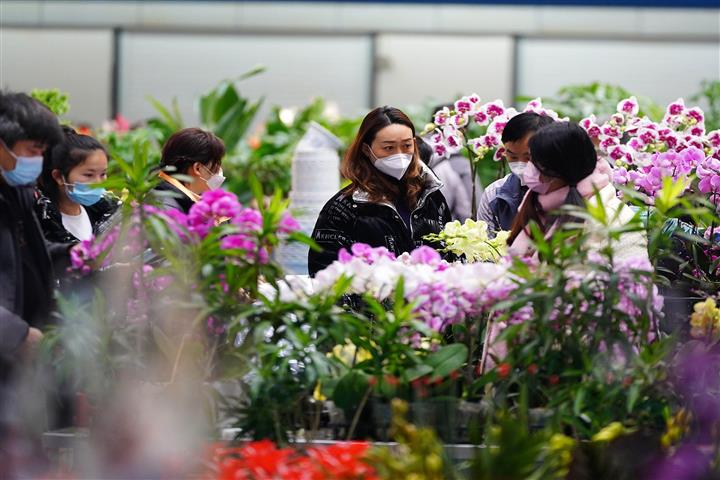 Fresh Flower Sales, Prices Pick Up in Asia’s Flower Capital