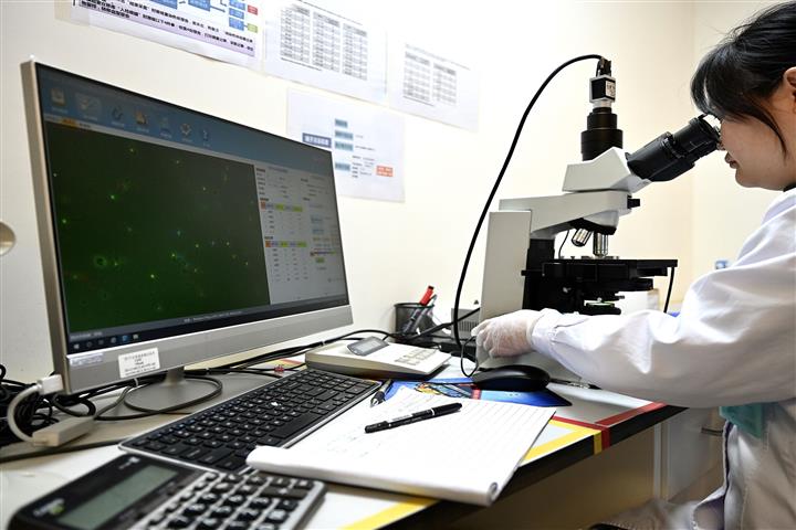 Chinese Sperm Banks Call for Select Student Donors Amid Short Supply