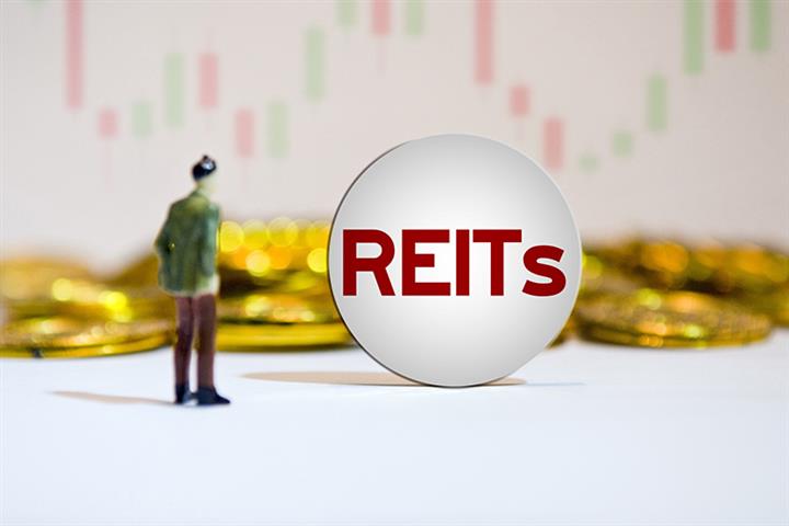 China’s First New Energy REITs Raise Over USD1.5 Billion 