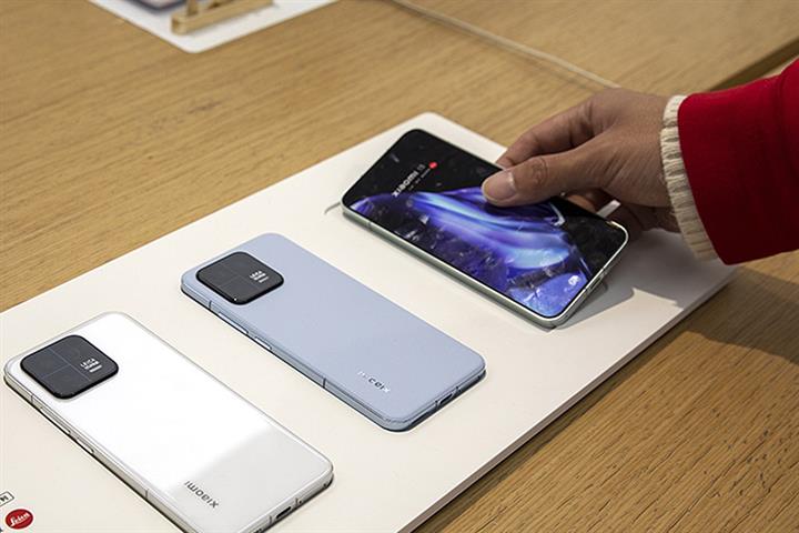 China's Smartphone Shipments to Fall 1% in 2023 Ahead of 2024 Recovery, IDC Says