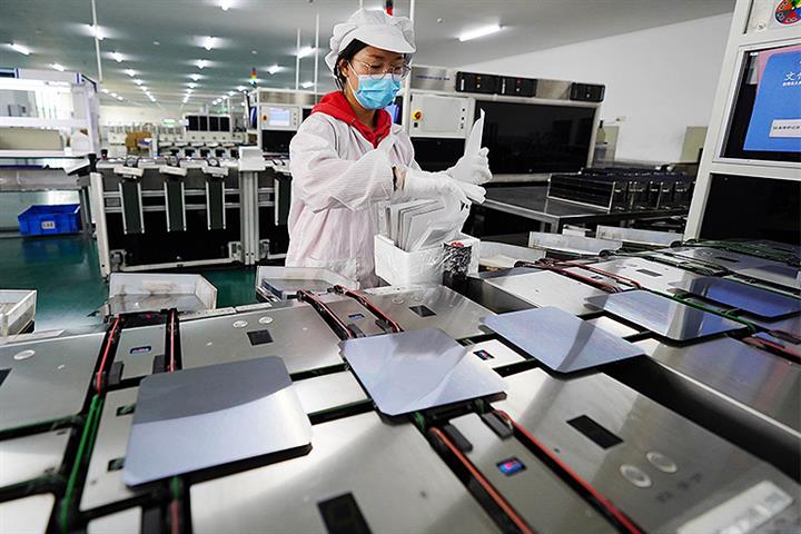 China’s Shuangliang Eco-Energy Gets USD392 Million Solar Wafer Order 