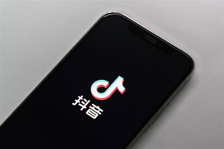 China’s TikTok Deepens Meituan Rivalry by Moving Onto Local Service Giant’s Turf