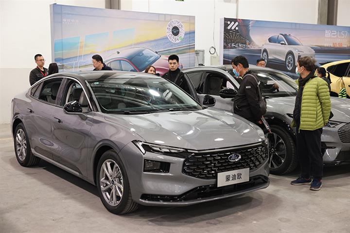 China’s Retail, Auto Sectors Face Challenges Despite Eased Covid Controls, AlixPartners’ Experts Say