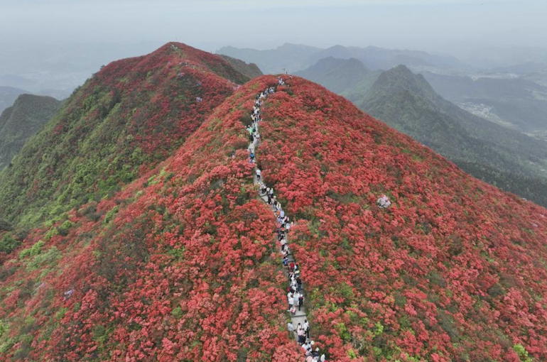 China Witnesses Travel Boom During May Day Holiday