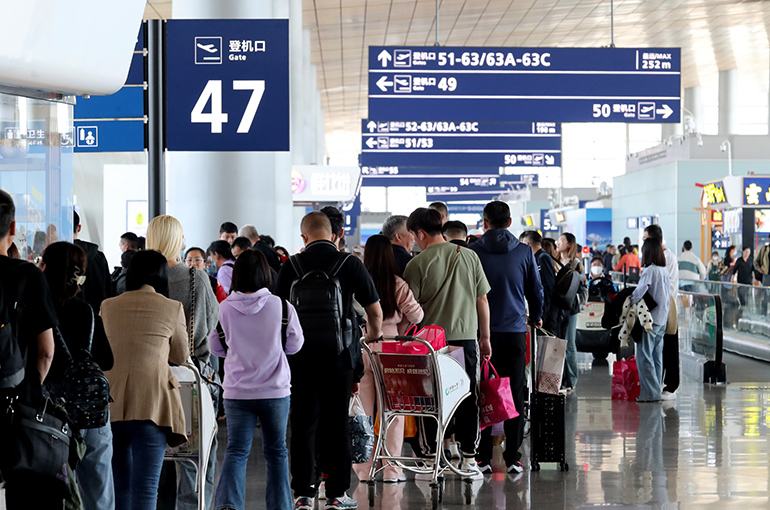 China Air Passenger Volume, Fares Jump Over Labor Day Holiday to Outdo Lunar New Year Break