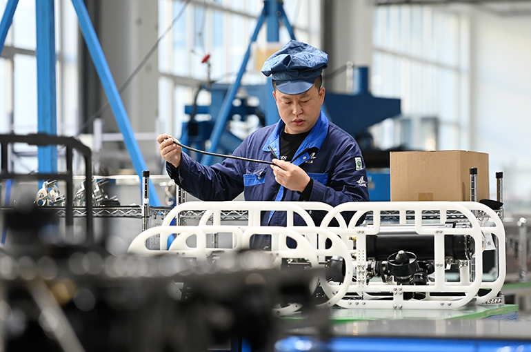 China Small Business Index Tumbles for Second Month in a Row in April