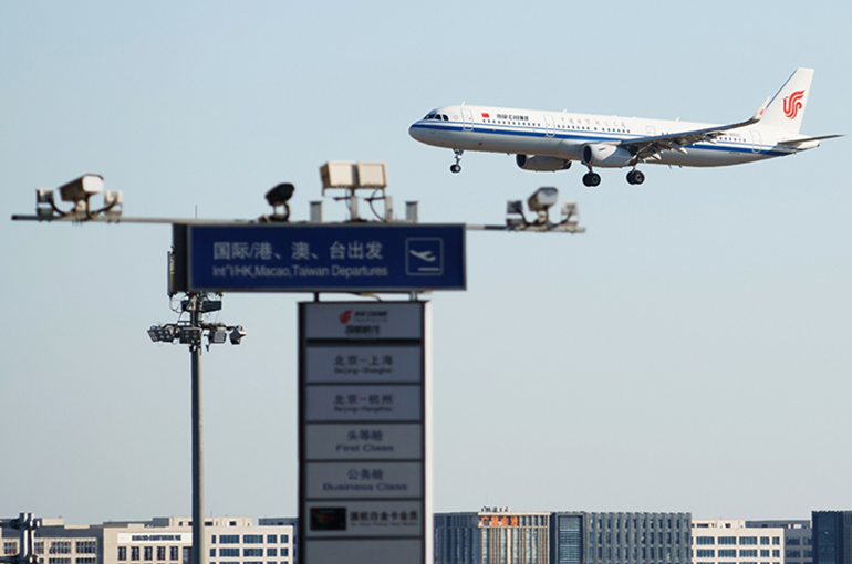 Chinese Airlines Are Likely to Return to Profit This Year, Insiders Say