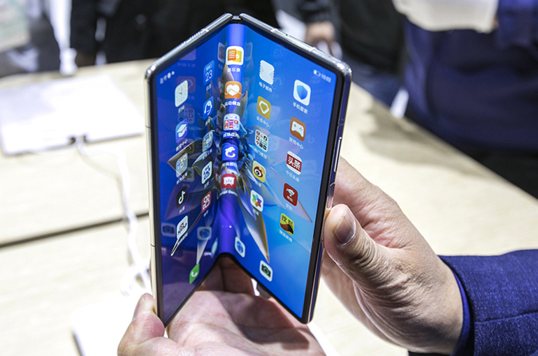 China’s Sales of Foldable Handsets Could Double This Year, Sigmaintell Says