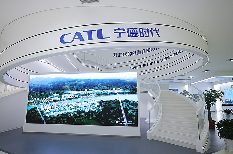 CATL Sinks as Morgan Stanley Downgrades Chinese Battery Giant on Oversupply Concerns