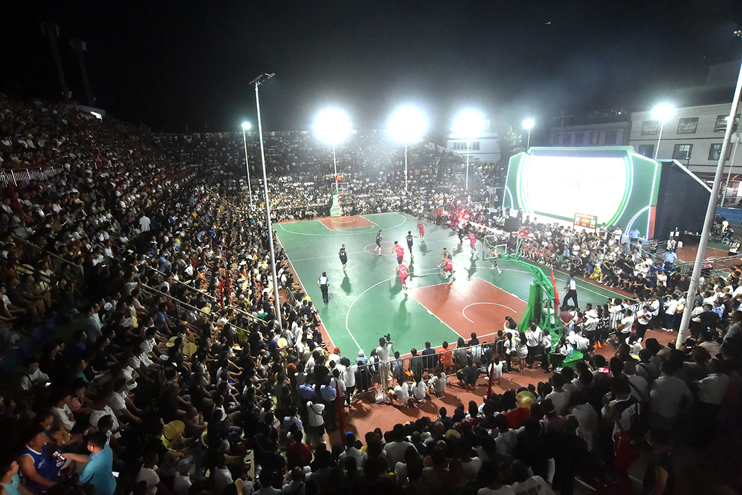 [In Photos] Fans Flock to Watch Inaugural Match of China’s Basketball League for Rural Folk