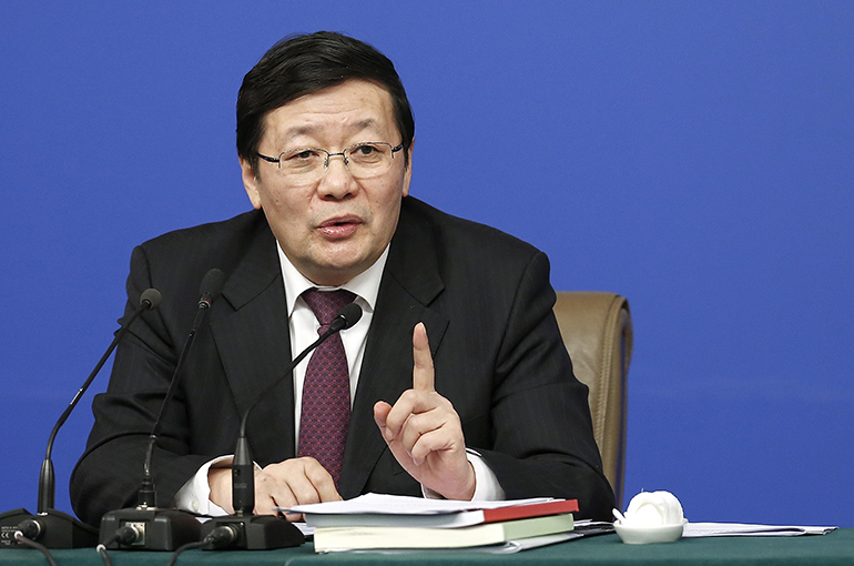 Raise China’s Fiscal Deficit to Support Jobs, Ex-Finance Minister Says