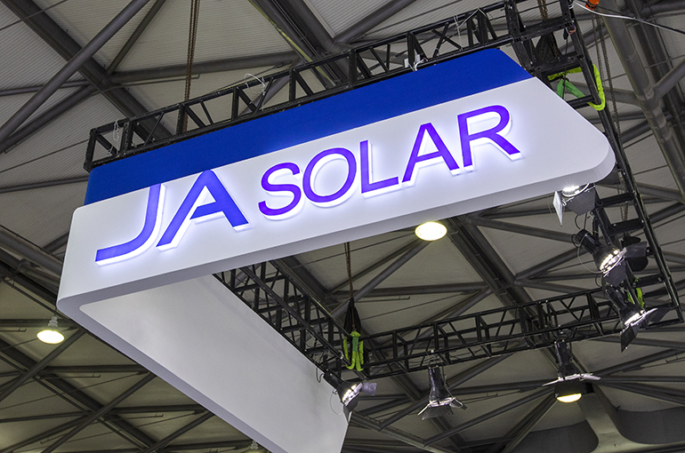 China’s JA Solar Falls Despite Expecting Up to 188% Surge in First-Half Profit