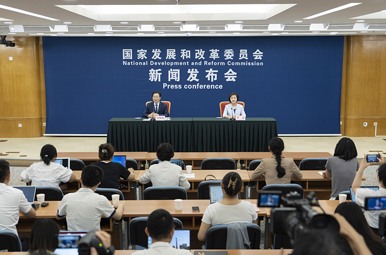 China's Top Economic Planner to Hear Private Firms’ Thinking at Regular Symposiums