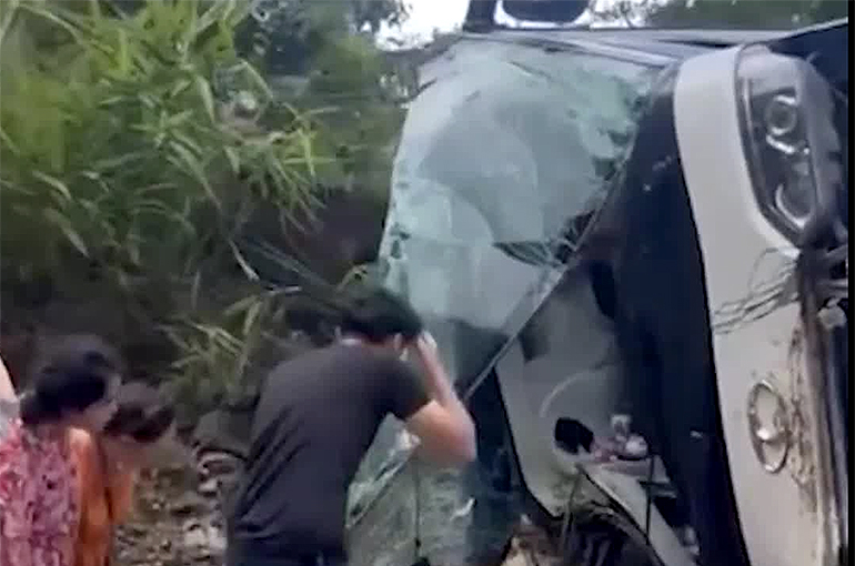 Four Chinese Tourists Die in Bus Accident in Vietnam