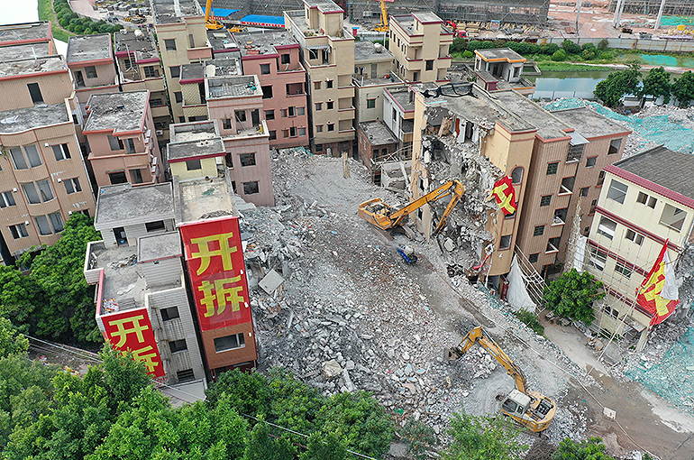 China Vows Urban Village Revamp in Megacities to Make Lives Better ...