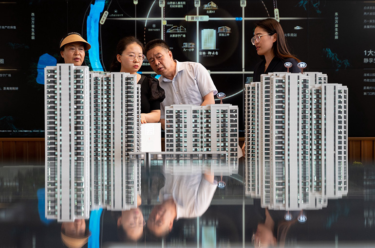 Chinese Developers Surge as Beijing, Shenzhen, Guangzhou Say They Will Support Property Market