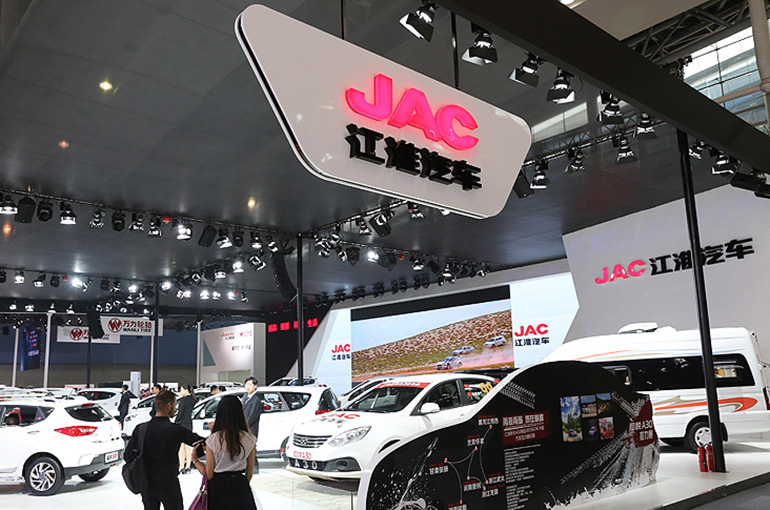 China’s JAC Jumps on Reports That First EV From Huawei Tie-Up Will Be Ready Next Year