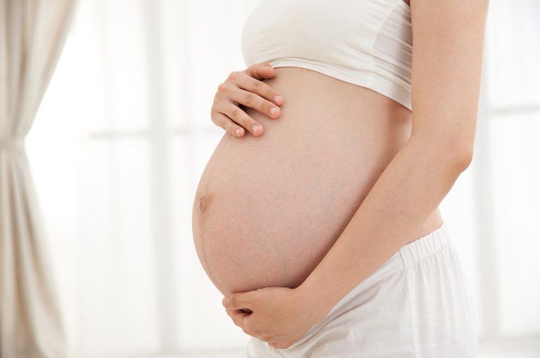 Hangzhou's Next Move to Raise Birth Rate Is Giving USD3,477 for Third Child