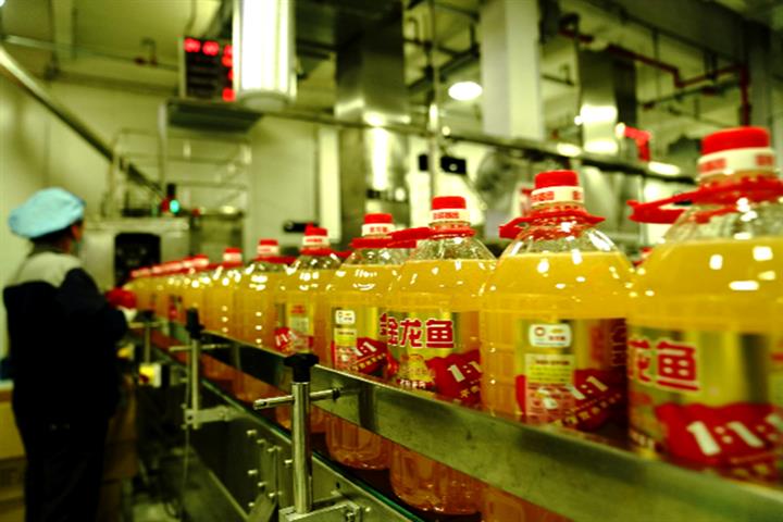 Kerry Arawana Dives as Chinese Food Giant’s Profit Halves in First Half