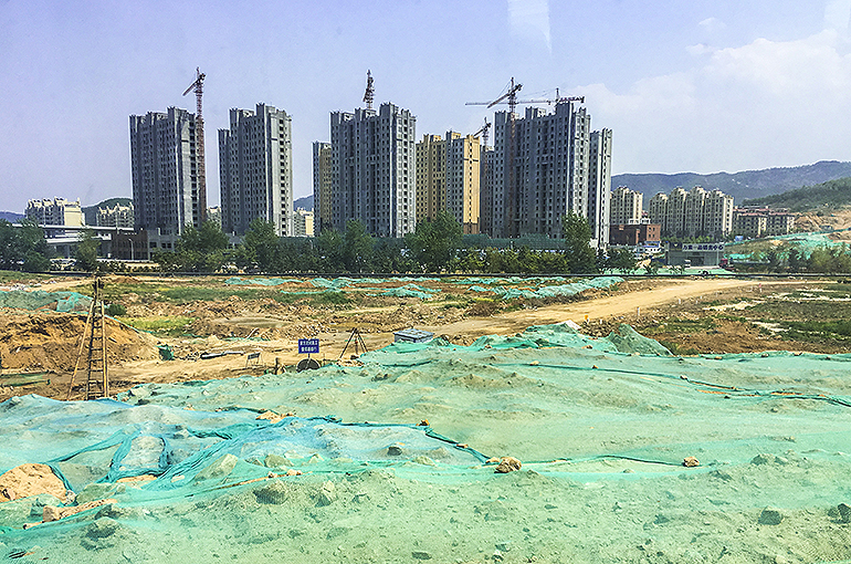 Plots Go Unsold In China’s Big Cities as Developers' Appetite for Land Stays Weak