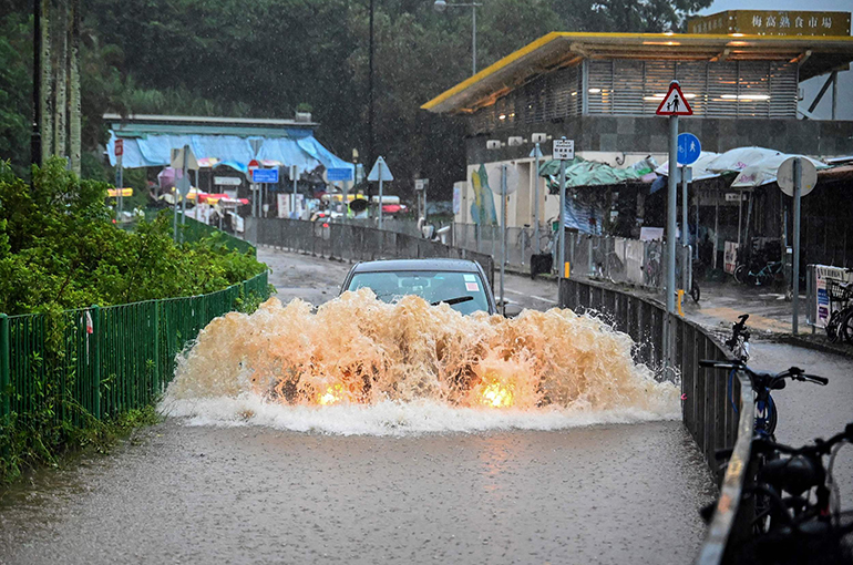 [In Photos] Hong Kong Triggers Highest Warning as Region Is Lashed by Record Rainfall