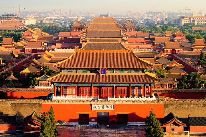 Beijing Embraces Tourist Influx, Booming Consumption During Holiday