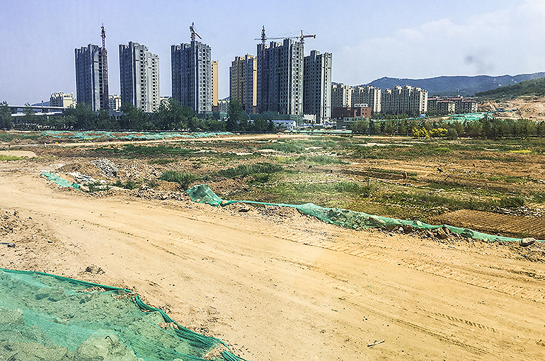 Local Gov’t Income From Land Sales in China Drops 20% in January to September