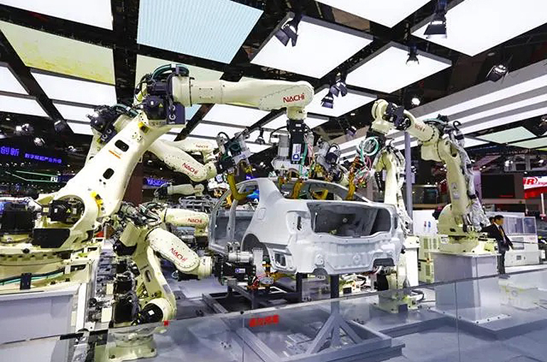 Chinese Industrial Robot Makers Take Record Home Market Share in First Half