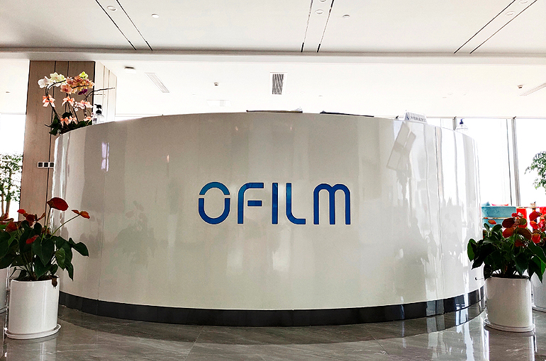 OFilm Soars Even After Chair Dodges Rumors That Firm Is Main Lens Supplier to Huawei's New Phones