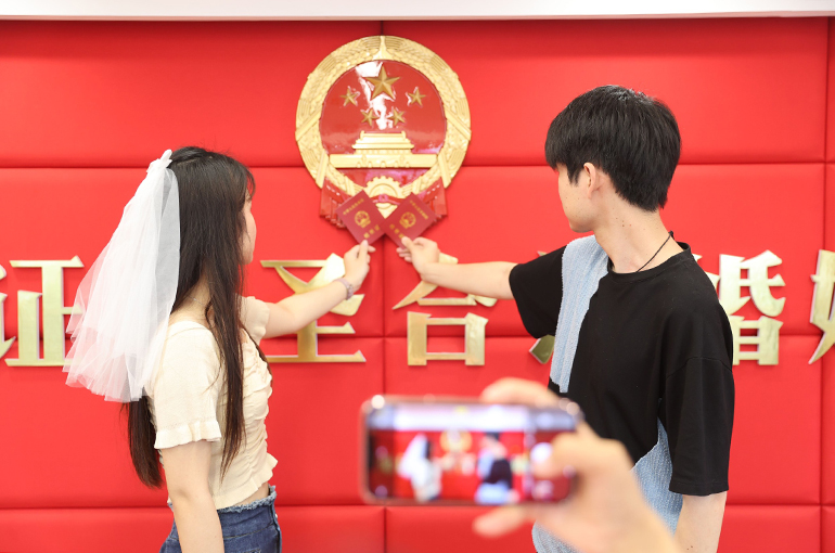 China’s Marriage Registrations Fell to New Record Low Last Year