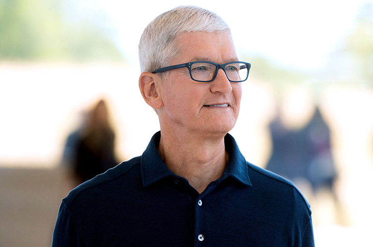 Apple CEO Tim Cook Speaks of High Expectations for Chinese AR Developers During Visit to Chengdu