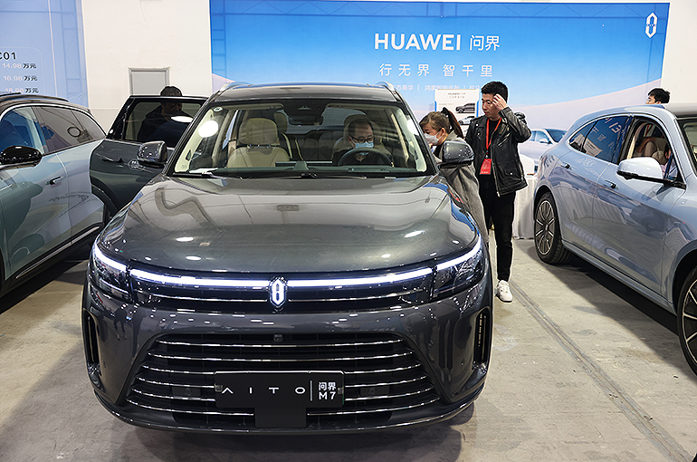 Huawei-Backed EV Brand Aito to Pay Up to USD1,370 for Late Deliveries as M7 Sales Boom