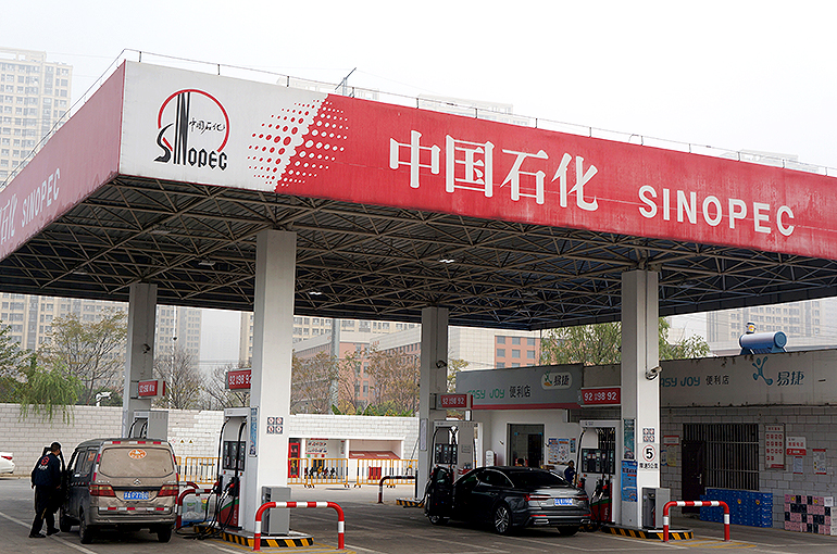 Sinopec to Buy 30% Stake in Kazakhstan’s Biggest Polyethylene Project