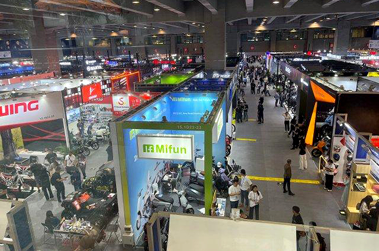 Overseas Buyers at Canton Fair Exceed 100,000