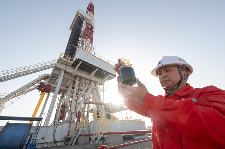 Sinopec Begins Output at Asia’s Deepest Oil, Gas Well on Land