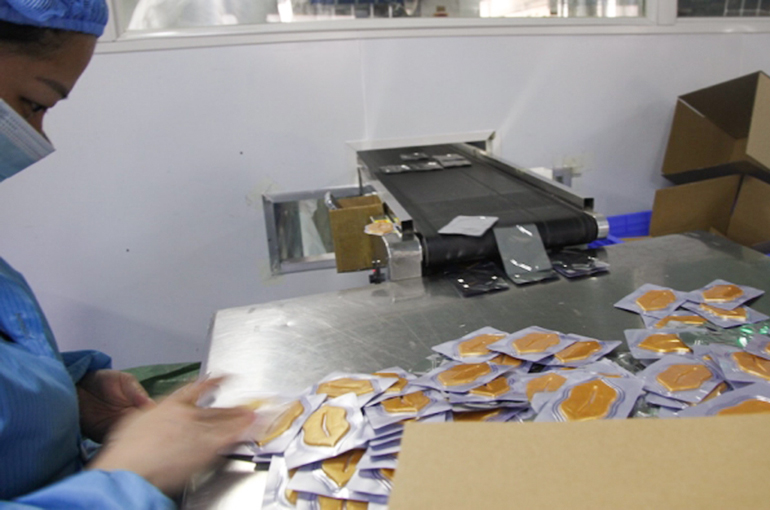 Chinese Make-Up SMEs Struggle to Survive Despite Market Recovery, Insiders Say