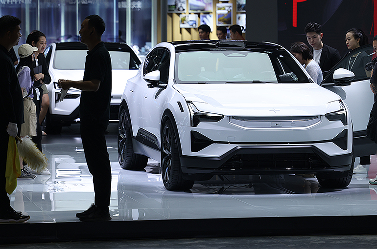 Carmakers, Dealers Deepen Discounts in China to Hit Annual Sales Goals