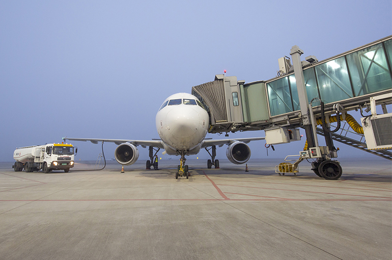 Smaller Chinese Airports Break Records Amid Shift to Slow Vacations