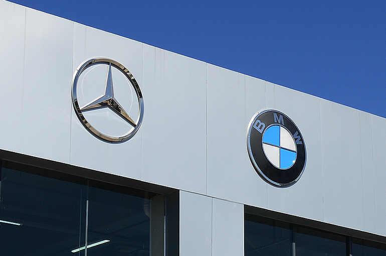 Mercedes-Benz, BMW Get Approval to Set Up EV Charging JV in China