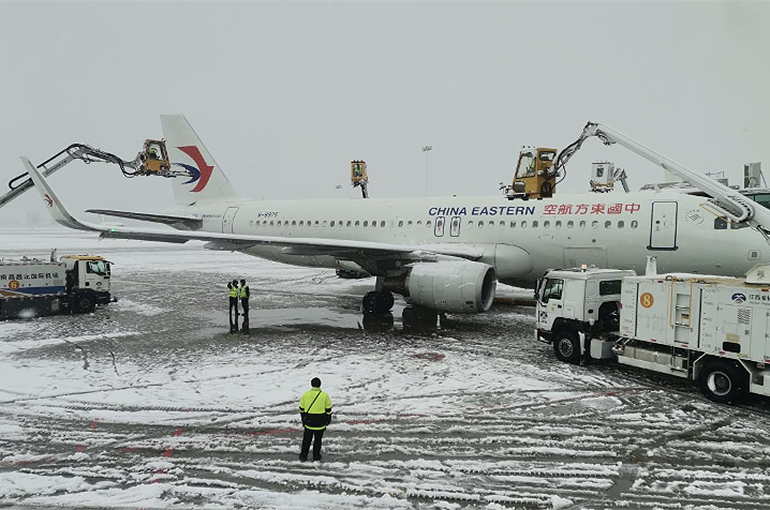 China Delays, Cancels Flights Over Lunar New Year Travel Period Due to Bad Weather