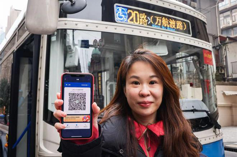Taking Subway Trains, Buses in Shanghai Just Got Easier for Hong Kong Residents