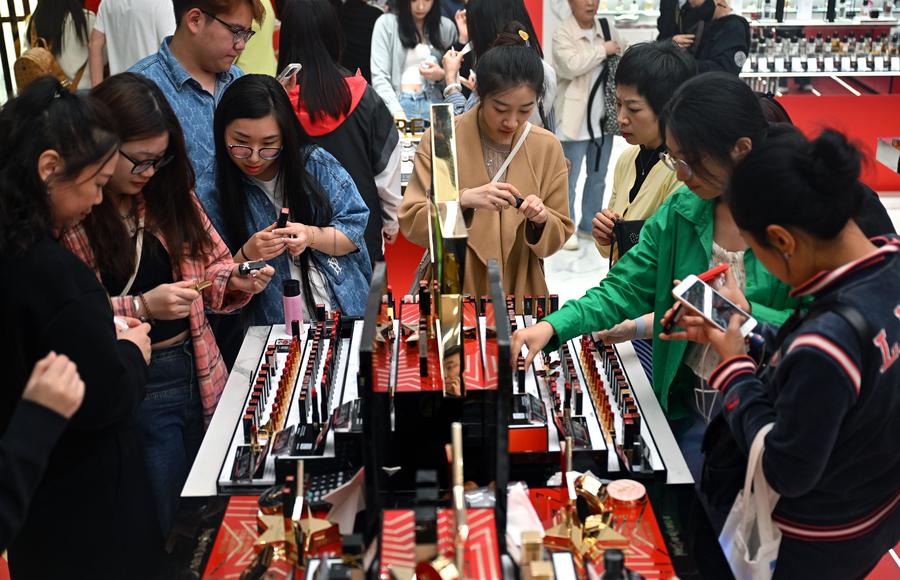 Spring Festival Holiday Spurs Duty-Free Consumption in Hainan