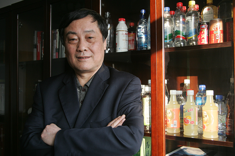 Zong Qinghou, Founder of Chinese Beverage Giant Wahaha, Dies at 79