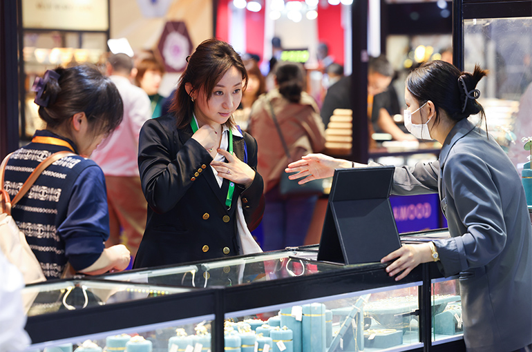 China’s Service Sector Activity Slows in February, 14th Straight Month of Growth, Caixin PMI Shows