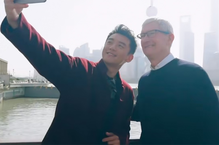 Tim Cook Visits Shanghai Ahead of Apple’s Second-Biggest Store Opening