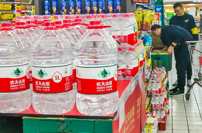 Chinese Bottled Water Giant Nongfu Spring's Annual Profit Jump 42%