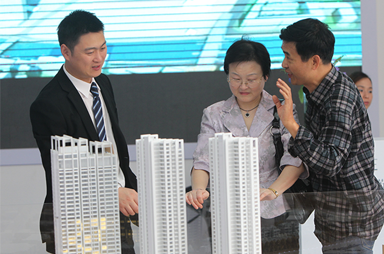 Sales at China’s Top 100 Builders Nearly Double in March From February