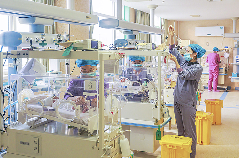 China Guarantees Maternity Care in Counties Despite Falling Birth Rate