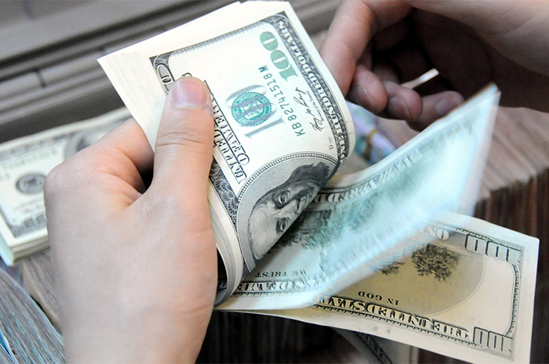 China's Forex Reserves Surpass USD3.2 Trillion as Surging Stocks Make Up for Strong Dollar
